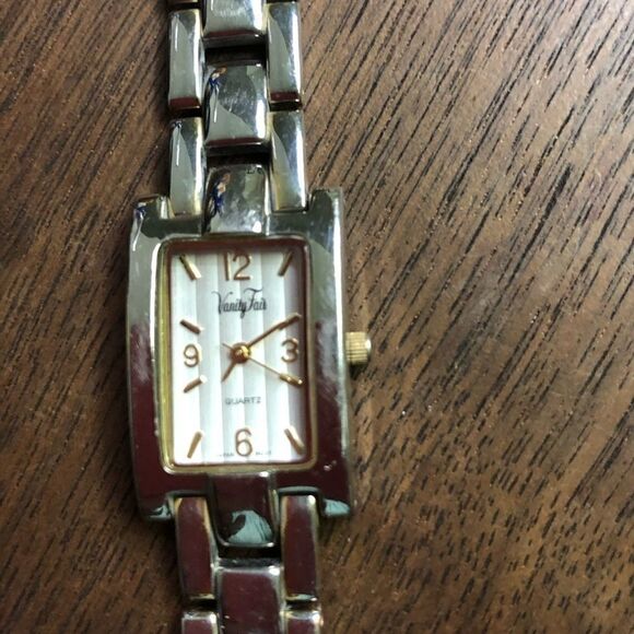 Vanity Fair Ladies watch  - Picture 2 of 8